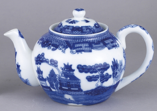 blue willow teapot