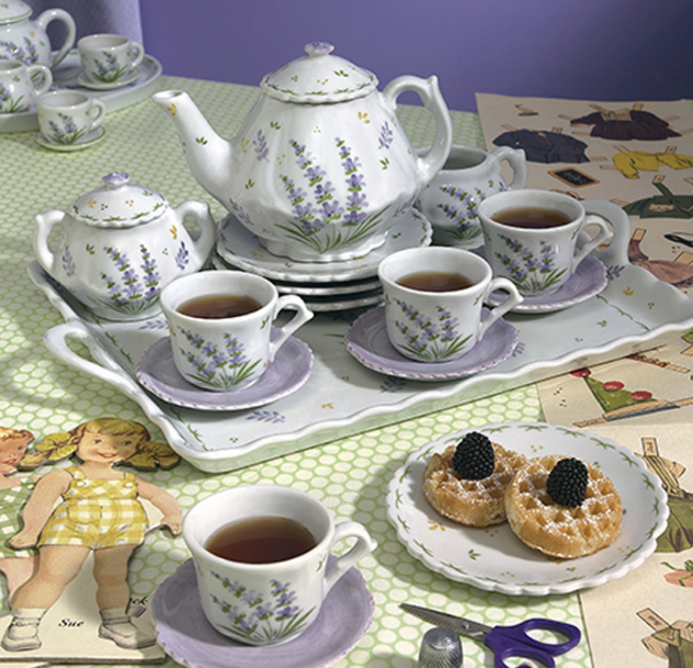Reutter Porzellan Alice in Wonderland Tea Set for Two in Pink Case